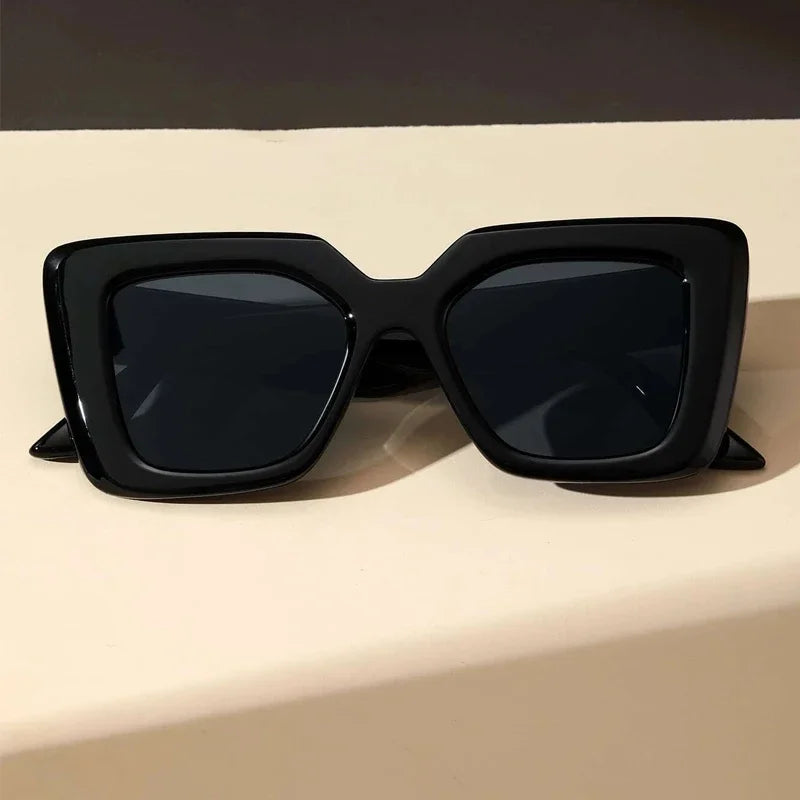 Chic Retro Oversized Sunglasses